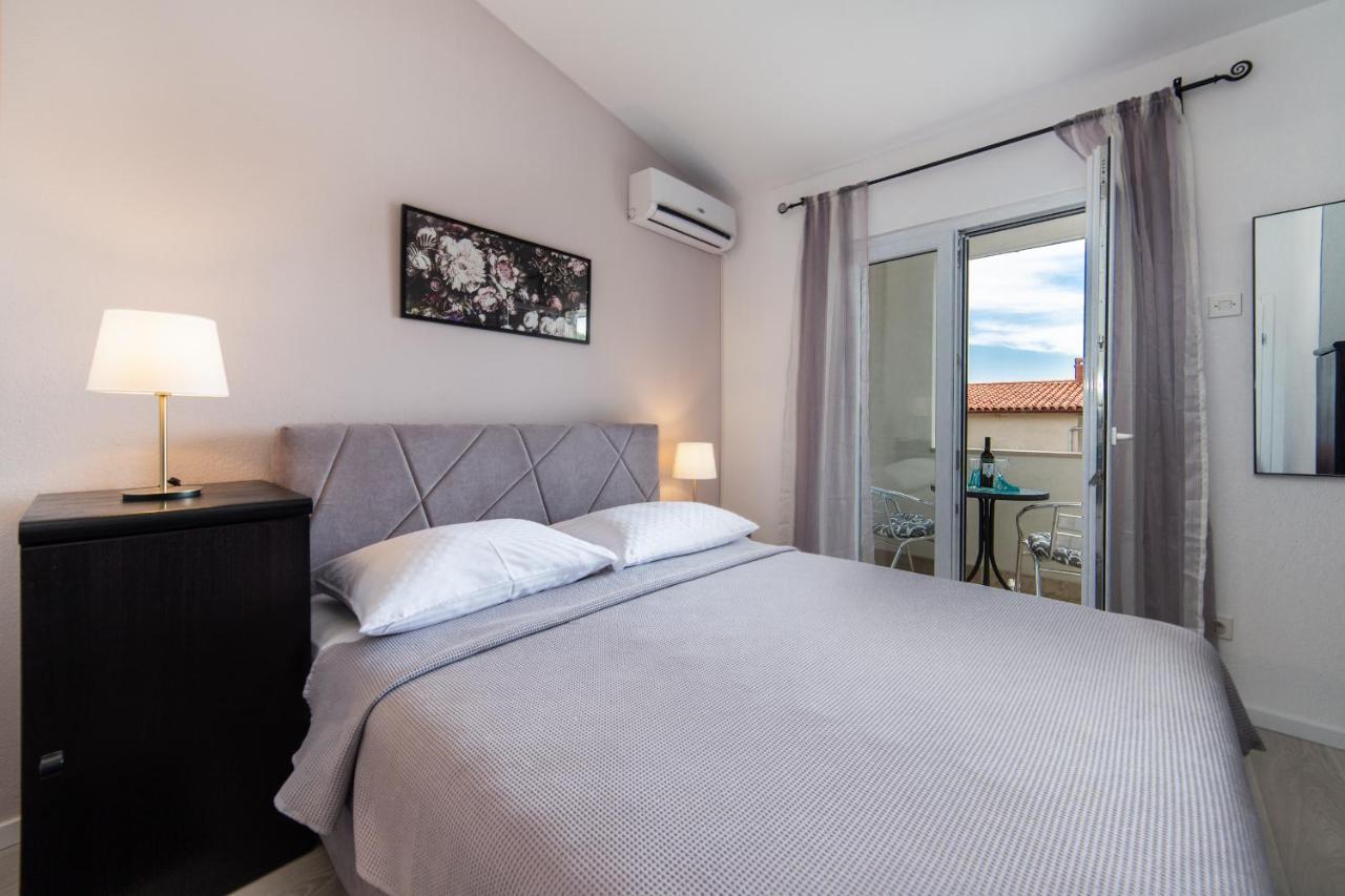 Apartments Divna Башка-Вода Екстер'єр фото