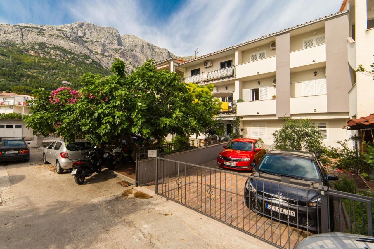 Apartments Divna Башка-Вода Екстер'єр фото