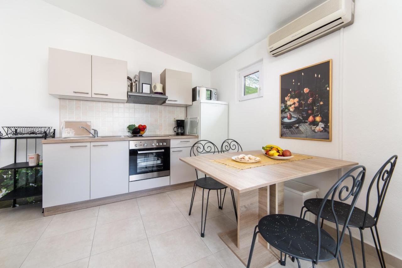 Apartments Divna Башка-Вода Екстер'єр фото