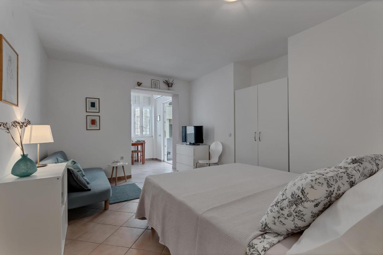Apartments Divna Башка-Вода Екстер'єр фото