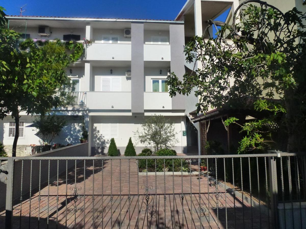 Apartments Divna Башка-Вода Екстер'єр фото