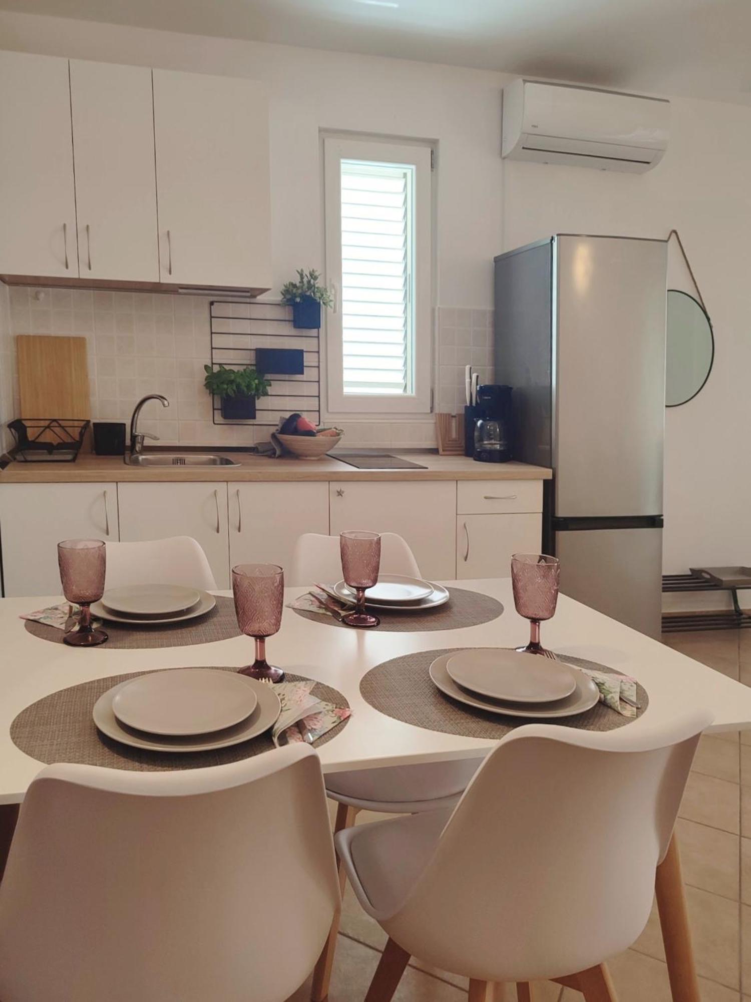 Apartments Divna Башка-Вода Екстер'єр фото